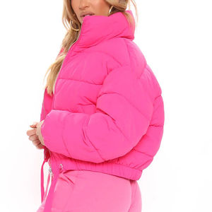 Vente en gros 2024 Veste bouffante de luxe en toile matelassée pour femmes, col haut, avec cordon de serrage, fermeture éclair sur le devant, coupe-vent d'hiver - Product Image 2