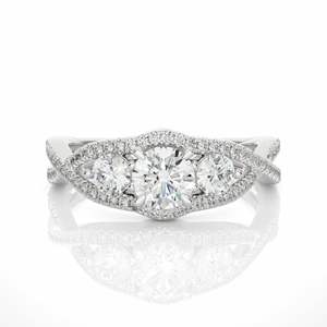 Anillo de Compromiso de Diamantes con Tres Piedras Redondas y Banda Trenzada para Mujer - Product Image 4