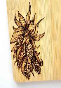 Planche à découper et plateau de service en bois - Durable, lavable au lave-vaisselle - Product Image 2