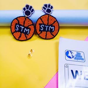 Boucles d'oreilles pendantes en forme de patte de chien en perles pour femmes, bijoux faits à la main pour les fêtes, boucles d'oreilles pendantes amusantes et originales pour les festivals, cadeaux de vacances - Product Image 1