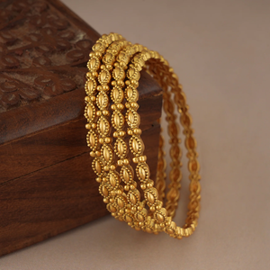 Bracelets en laiton empilables classiques avec un motif perlé en relief continu, un design simple mais élégant, à des prix de gros. - Product Image 1