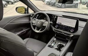 Auto Usado en Buenas Condiciones, <span class=keywords><strong>Lexus</strong></span> <span class=keywords><strong>RX</strong></span> 350 Luxury 2023, Listo para Enviar - Product Image 3