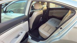EXCELLENT MODÈLE D'OCCASION 2017 E-LANTRA LIMITED SEDAN, TRANSMISSION 6 VITESSES, MOTEUR FWD 147 CV, FAIBLE CONSOMMATION EN CARBURANT, AUTOMATIQUE, PRÊT À LA VENTE - Product Image 3