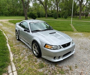 Ford Mustang Saleen S281 Supercharged Coupé d'occasion 2000 en excellent état, prêt à être expédié - Product Image 1