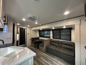 Nouvelle caravane Jayco Jay F-l-i-g-h-t Slx 261BHS 2026 à vendre pour le camping et les voyages - Product Image 6