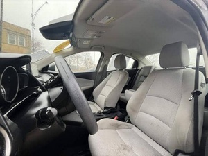 Usado 2019 Toyota Ya RIS Sedan LE - Product Image 4