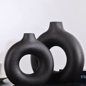 High Quality Handmade Modern Hammered Flower <b>Vase</b> Iron Material for Hotel Restaurant and Home Decor - Product Image 1