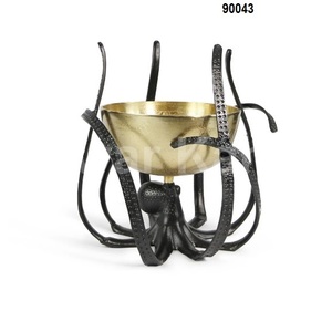 El Tazón con Agarre de Tentáculos - Product Image 1