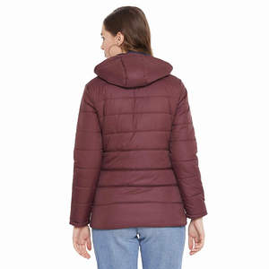 Veste matelassée tendance pour femme, hiver, chaude, tissu respirant, motif uni, capuche amovible, fermeture éclair - Product Image 3