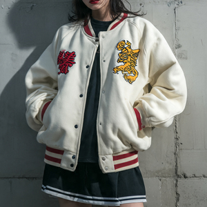 Chaqueta Varsity Holgada con Hombros Caídos para Mujer, Chaqueta Varsity de Invierno, Tops Holgados para Exteriores, Chaqueta Varsity de Lana con Bordado para Mujer - Product Image 1