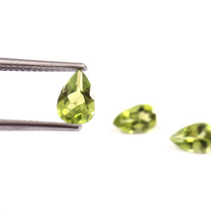 Vente en gros 5X7mm naturel AAA vert péridot pierre précieuse faite à la main poire taillée à facettes AAA + qualité semi-précieuse usine de pierre en vrac - Product Image 2