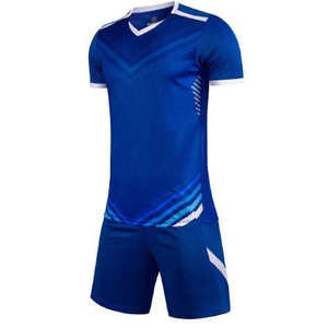Maillot de football vintage classique en gros, uniforme de club personnalisé avec impression numérique, maillot d'équipe de football court de haute qualité extensible dans les quatre sens - Product Image 4