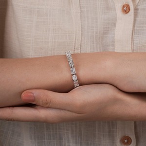 Pulsera de Tenis con Diamantes de Moissanita Incoloros de Corte Esmeralda y Ovalado en Plata 925 para Regalo de San Valentín, Joyería de Lujo a Bajo Precio - Product Image 2