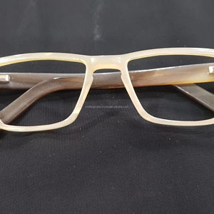 กรอบแว่นตาทำมือคุณภาพสูง รุ่น Hand302 ดีไซน์ทันสมัย ทำจากเขาควายแท้จากอินเดีย จำหน่ายขายส่งโดย CRAFTING CRAFTS - Product Image 5