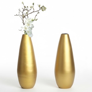 Florero de Metal Dorado de Forma Moderna, Hecho a Mano en Aluminio, para Mesa, para Bodas y Eventos, Diseño Ovalado Elegante de Alta Calidad - Product Image 5