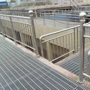 Fornecimento de Fábrica de Materiais de Construção Metálicos: Grades de Aço Galvanizado, Grades de Alumínio, Grades de Aço Inoxidável para Passarelas, Plataformas e Degraus de Escada - Product Image 4