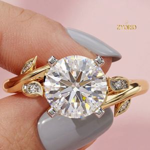 แหวนหมั้นเพชรทรงกลมลายใบไม้ทองคำ 14K - Product Image 3
