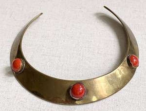 Gargantilla de latón hecha a mano para mujer, joyería étnica Bohemia con centro de Mesa de Piedra Roja y patrón en forma de ala - Product Image 2
