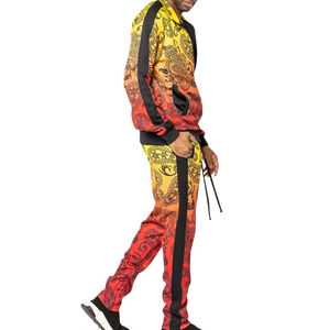 Ensemble de survêtements respirants et élégants de haute qualité pour hommes avec logo personnalisable Survêtements luxueux et de haute qualité avec OEM - Product Image 5