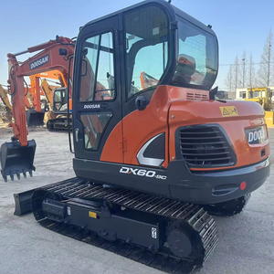 Prix bas, 90% neuf, petite excavatrice sur chenilles d'occasion Doosan DX60, 6 tonnes, modèle 2023, composants certifiés avec engrenage - Product Image 1