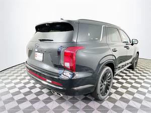 Usado cuidadosamente 2023 para Hyundai Palisade Auto AWD con asientos de cuero interiores ligeros - Product Image 4