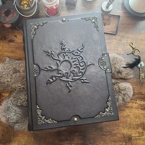 Grand journal en cuir blanc Sun & Moon par Velimira Designs - Product Image 2