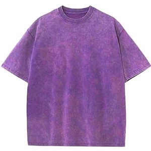 Camiseta personalizada púrpura lavada con ácido Tie-Dye, camisetas blanqueadas informales con estilo y hombros caídos para hombres, pantalones cortos de gran tamaño con manga - Product Image 3