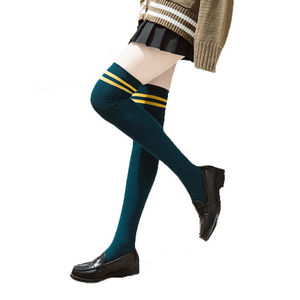 Chaussettes hautes pour filles du lycée - Chaussettes uniformes en coton avec un joli design côtelé, bout sans couture, logo sportif pour le printemps - Product Image 3