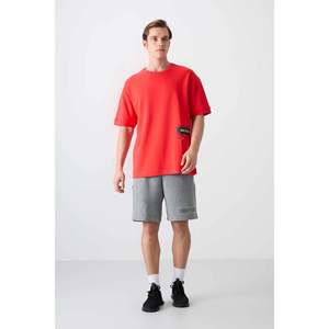 Tommylife เสื้อยืดคอกลมสำหรับผู้ชายพิมพ์ลายขนาดใหญ่88322 Fiesta-Fiesta - Product Image 2