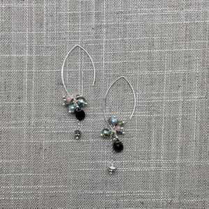 Pendientes de araña de medianoche con cuentas para mujer, aretes colgantes llamativos de cuentas de semillas con acentos de diamantes de imitación, joyería de moda para Halloween - Product Image 4