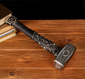 Marteau viking en acier personnalisé OEM, acier au carbone fait à la main avec un design gravé à la main, qualité industrielle, multi-usages - Product Image 5