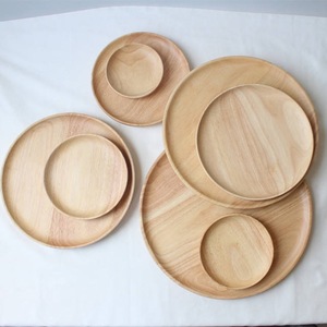 Assiette et vaisselle en bois fruits pour fête de mariage avec vaisselle taille différente et couleur bois naturel - Product Image 1