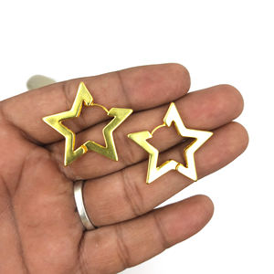 Pendientes de Aro con Forma de Estrella Chapados en Oro de 18K de Primera Calidad, Accesorio de Moda para Mujer - Product Image 1