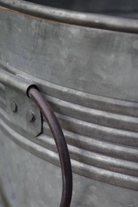 Macetas de barril redondo de Metal galvanizado hechas a mano, decoración de jardín interior y exterior, diseño de maceta para uso doméstico - Product Image 2