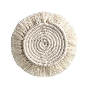 Decoración de mesa de macramé tejida, elegante acento hecho a mano para mesa de comedor, mesa de centro, entrada e interiores inspirados en Boho - Product Image 2