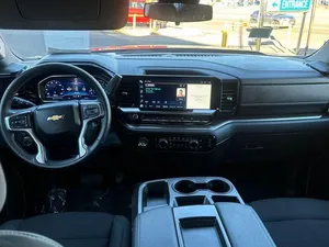 CHEVROLET SILVERADO 1500 LT 2023 USADO, Volante a la Izquierda/Derecha - Product Image 3