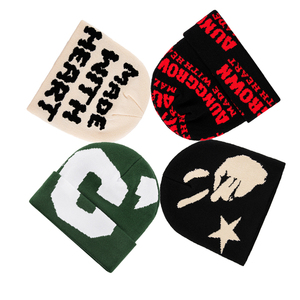 Fabricants de bonnets imprimés tricotés avec logo personnalisé Chapeau d'hiver en jacquard gothique Y2K sans manchette avec tête de mort - Product Image 2