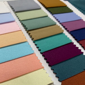 Tissu Oxford classique de haute qualité, tissé uni, teint en fil, pour vêtements d'affaires et formels pour filles et garçons, exportation - Product Image 1