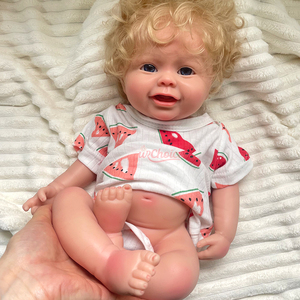 Muñeca Bebé Reborn <span class=keywords><strong>de</strong></span> Silicona con Cabello Rubio Rizado <span class=keywords><strong>de</strong></span> 18 Pulgadas, Boca Abierta Sonriente, <span class=keywords><strong>Ojos</strong></span> <span class=keywords><strong>Azules</strong></span> y Extremidades Suaves - Product Image 1