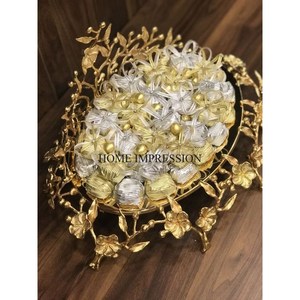 Centre de table et décoration de mariage et fêtes Fleurs et feuilles uniques les plus fantaisistes Assiette à chocolats au look attrayant de créateur - Product Image 1