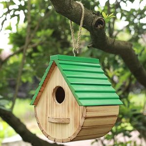 Casas de pájaros rústicas de madera artesanales para jardines que ofrecen espacios de anidación seguros con materiales resistentes a la intemperie - Product Image 3