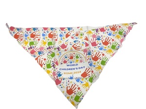 Écharpe d'été en triangle imprimée personnalisée pour enfants Cadeau parfait pour les garçons et les filles lors des campagnes promotionnelles de la Journée des enfants - Product Image 3