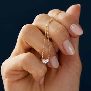 Pendentif en forme de poire Moissanite pour femmes élégantes et design en pierre éblouissante avec breloque - Product Image 6