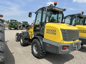 2022 Kubota WL60 con cilindro hidráulico Eaton 4x4 Ruedas motrices Cargador frontal-Componente de núcleo de bomba 1 año de garantía Facilita el trabajo - Product Image 6