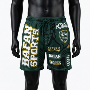 กางเกงว่ายน้ำผู้ชายคุณภาพสูง 140 GSM แห้งเร็ว ผลิตจากโพลีเอสเตอร์ สีเขียวอมฟ้า แถบข้างสีดำ ประดับโลโก้ด้วยคริสตัล เหมาะสำหรับใส่ไปชายหาด - Product Image 3