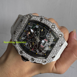 Montre Half Iced Out de qualité supérieure avec lunette diamantée VVS Moissanite Cadran carré 52mm Bande 20mm Cadran de couleur blanche Ceinture en cuir - Product Image 1