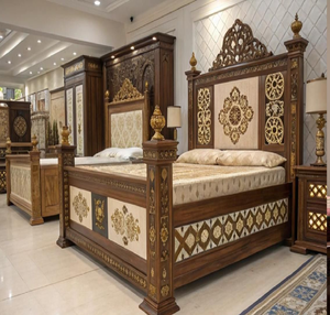 Cama estilo Rajasthani con cabecero enorme tallado a mano. Lujo disponible a precios de mayoreo. - Product Image 2