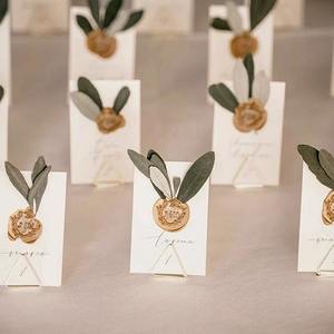 Luxury Golden Card Stand Decorative Organizer Ideal for Name Tags Invitations or Photo Display on Tabletops - Product Image 3