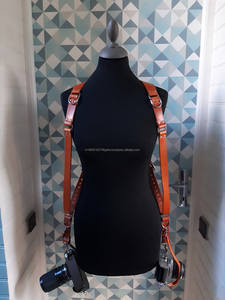 Ceinture d'appareil photo en cuir véritable: un moyen durable, personnalisable, à la mode et confortable pour les professionnels de transporter leurs appareils photo - Product Image 3