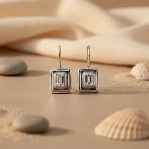 Elegantes Pendientes Cuadrados de Plata para Mujer con Diamantes de Corte Princesa y Esmeralda, Joyería Moderna para Regalo de Compromiso - Product Image 1